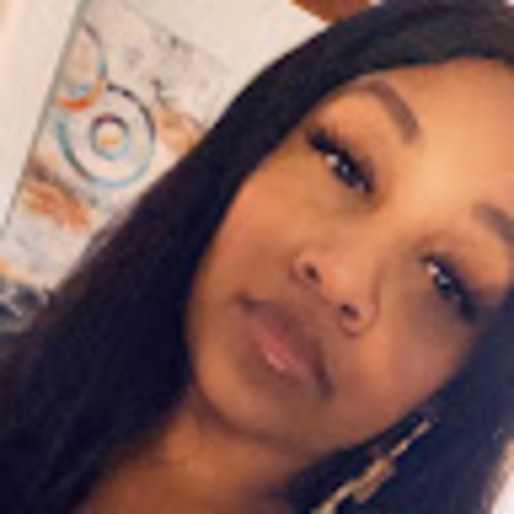 Meet your Posher, Danashia